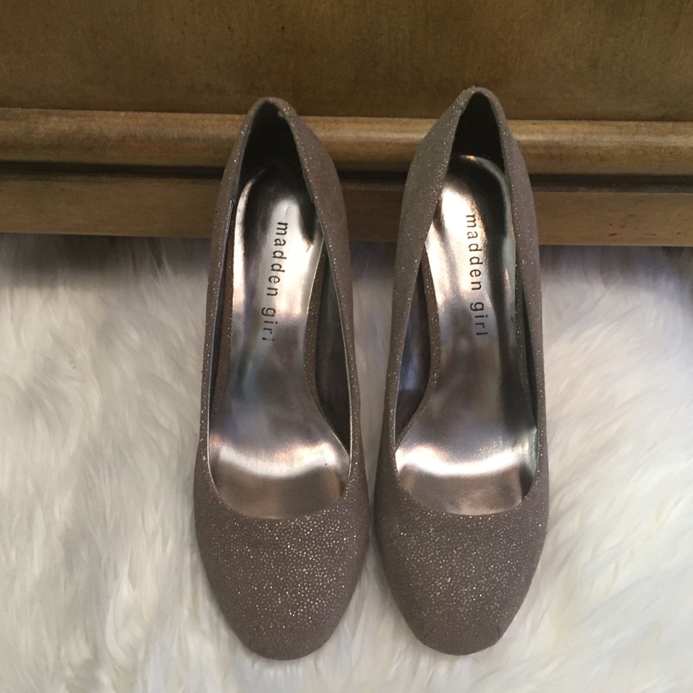 Madden Girl sparkly taupe pumps